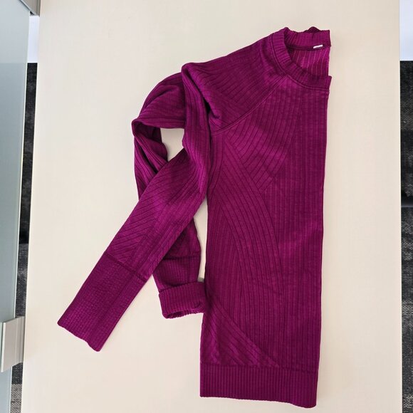 Lululemon deep pink top - Picture 5 of 12